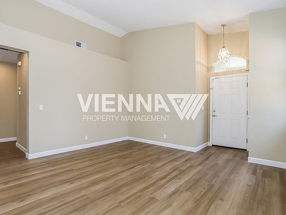 3rd image of 232 Fremantle Ct