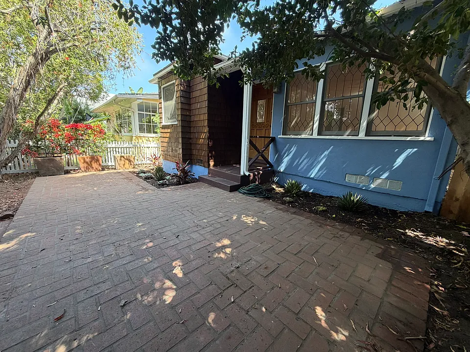 118 Breeze Ave
