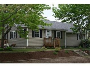 10 Agawam Lake Shore Dr, Wareham, MA 02571