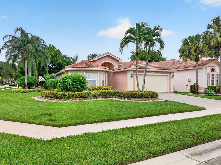 9895 Tallyrand Dr — Photo 2