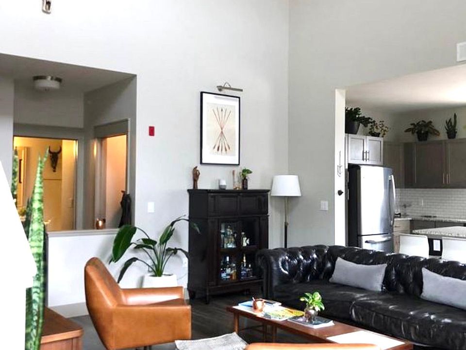 1st image of 295 E Long St APT 428