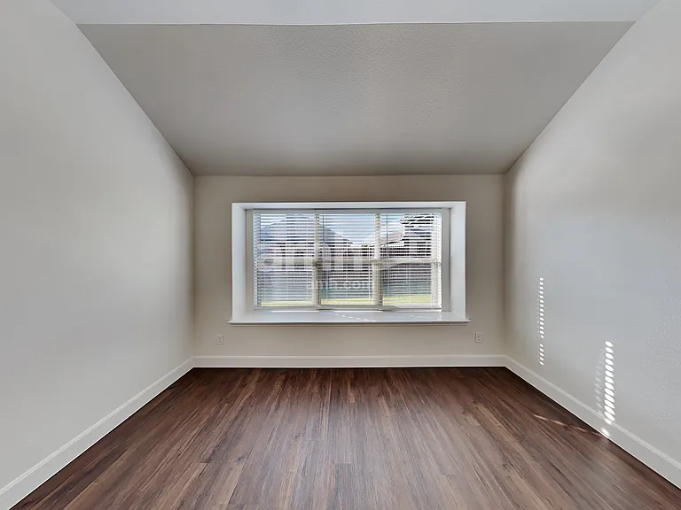215 Buckskin Dr — Photo 8