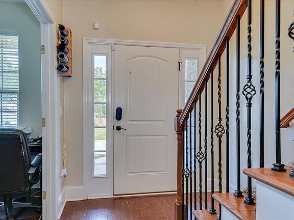 3rd image of 1653 Cedar Hill Drive