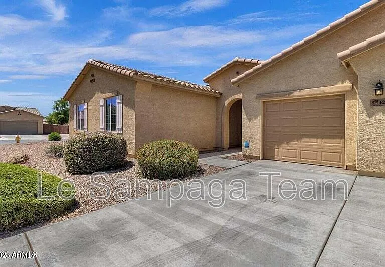 5542 W Kowalsky Ln — Photo 2
