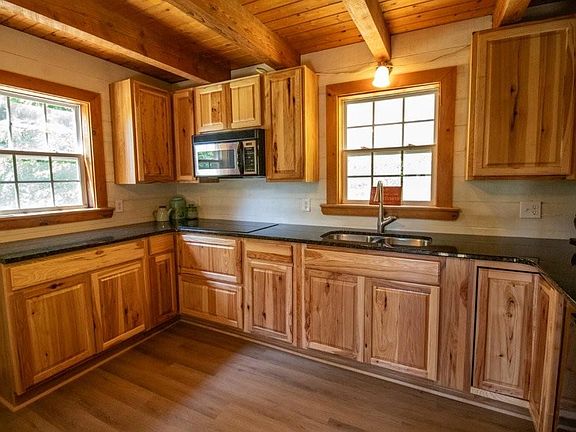 5th image of 3047 Millstone Rd