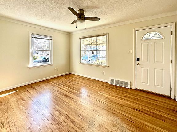 2nd image of 1521 Annabelle St