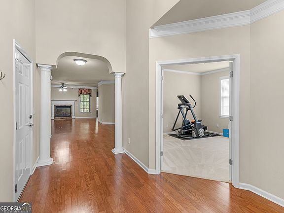 3rd image of 1136 Pebble Creek Ln