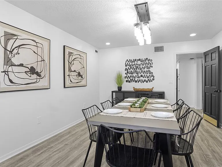 2540 Albany Dr — Photo 19