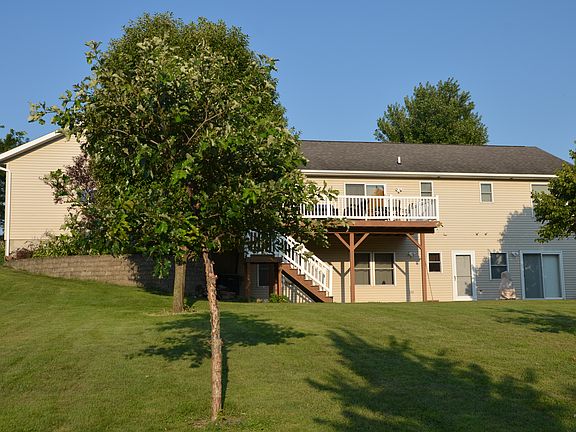 3rd image of 105 N Park Ct