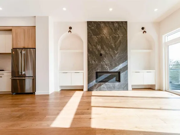 90 W Hartford Rd NW, Calgary, AB T2K 2A4
