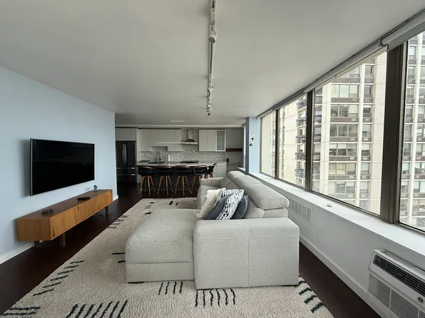 1455 N Sandburg Ter APT 2308B, Chicago, IL 60610