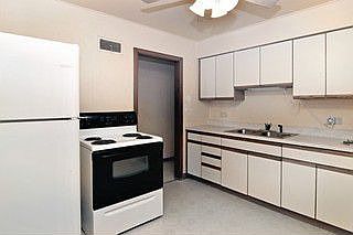 3rd image of 535 Morris Ave