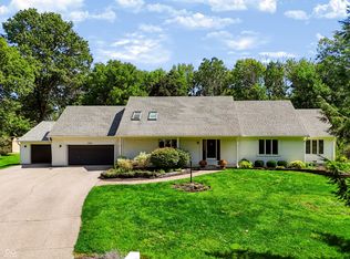 5001 Somerset Ln, Zionsville, IN 46077