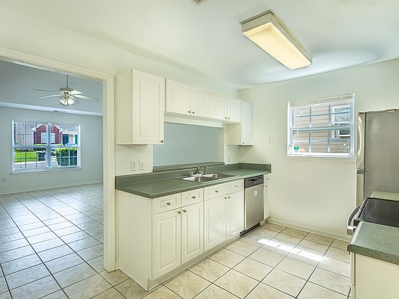 3rd image of 2769 Westbrook Ct