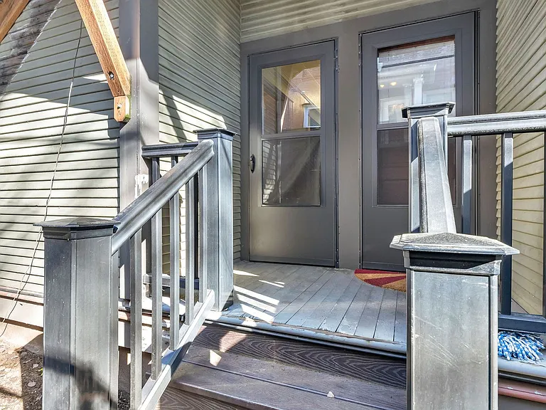 2360 NW Glisan St — Photo 15