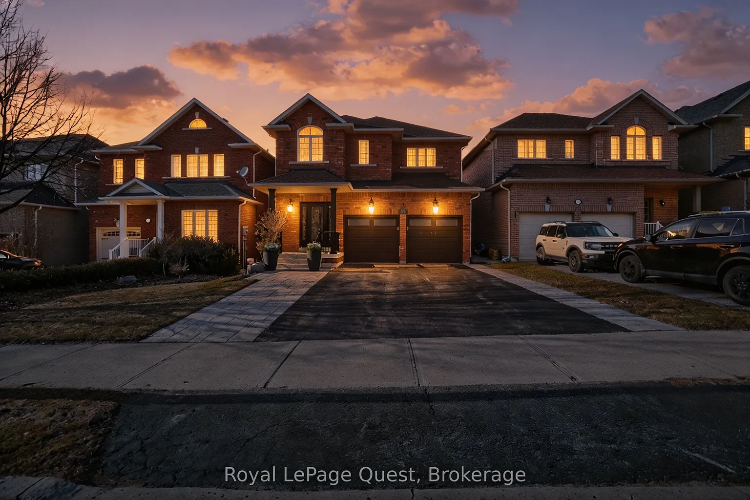 153 Woodbury Cres photo 1