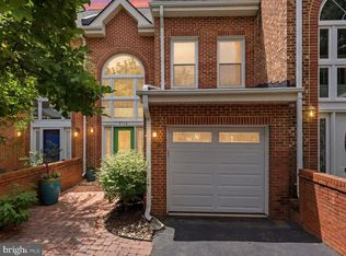 2712 Kenwood Ave, Alexandria, VA 22302