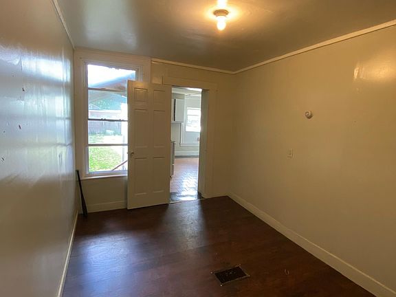 3rd image of 318 W Gray St #2
