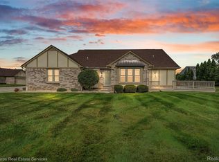 42572 Schienle Ln, Clinton Township, MI 48038