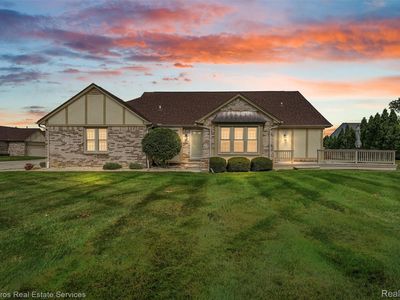 42572 Schienle Ln, Clinton Township, MI, 48038