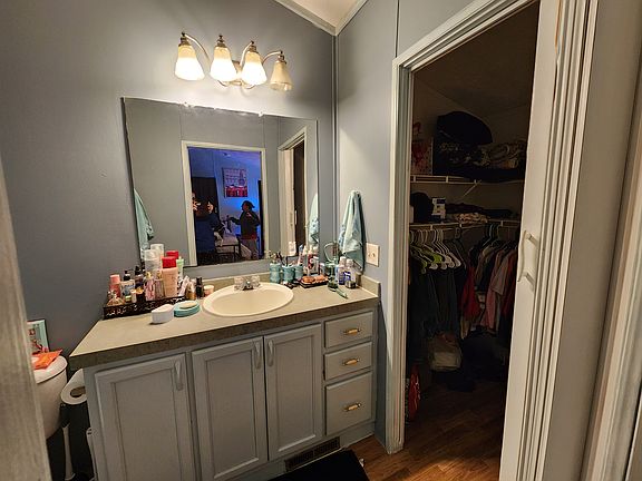 5th image of 1722 Southwood St