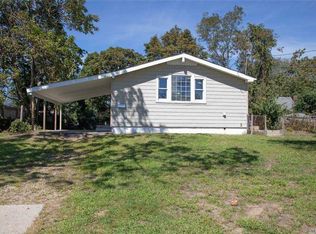 53 Hackmatac St, Central Islip, NY 11722