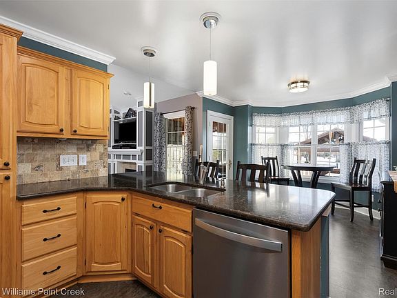 4th image of 15289 Imlay City Rd