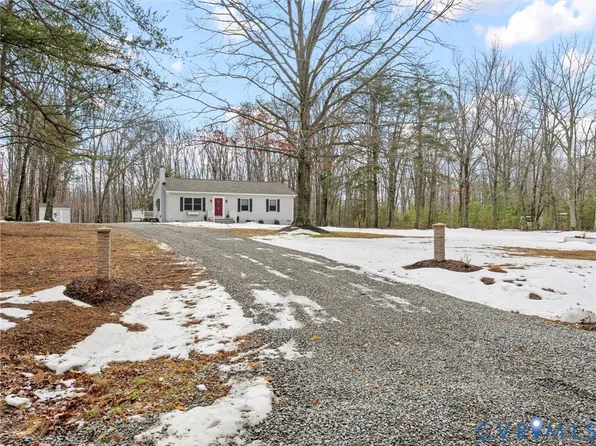 1339 Harris Creek Rd, Louisa, VA 23093