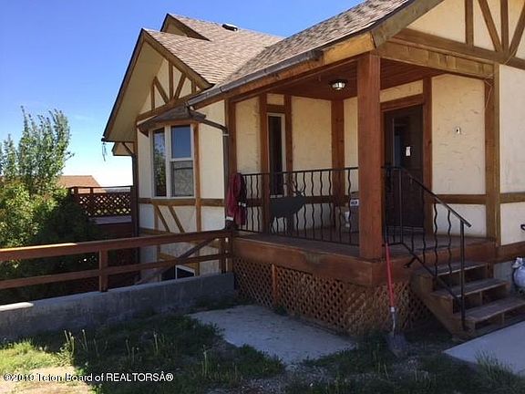 3rd image of 141 Meadow Lark Ln