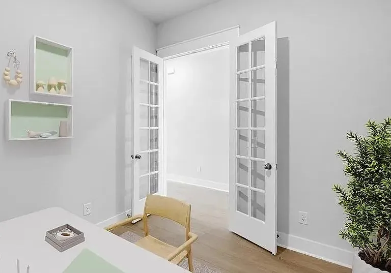 135 Bloomsbury St — Photo 8