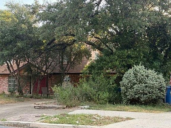 5th image of 9012 Brigadoon St