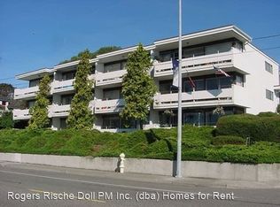 1031 SE Maylor St APT 202, Oak Harbor, WA 98277