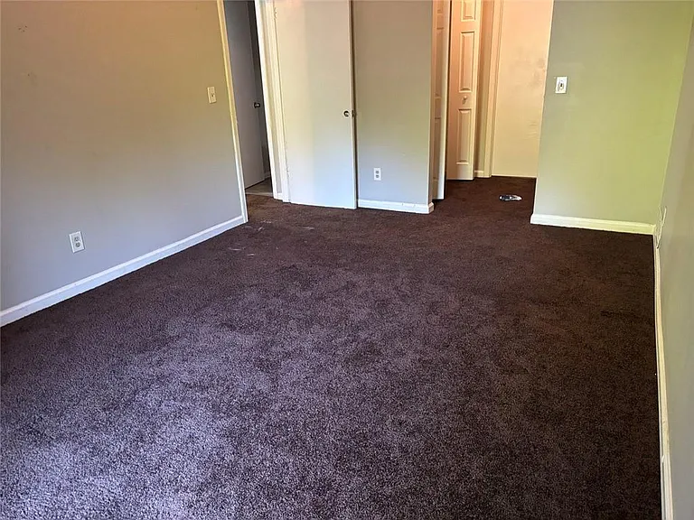 1386 Williamsburg Ln — Photo 22