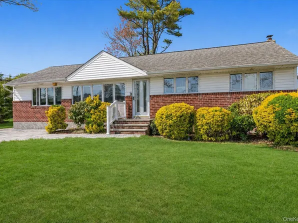 26 Sheridan Street, Old Bethpage, NY 11804