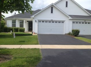 755 Bellevue Cir, Oswego, IL 60543