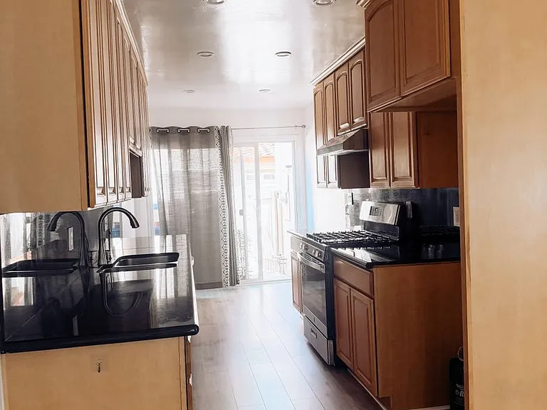 3476 Del Amo Blvd — Photo 1