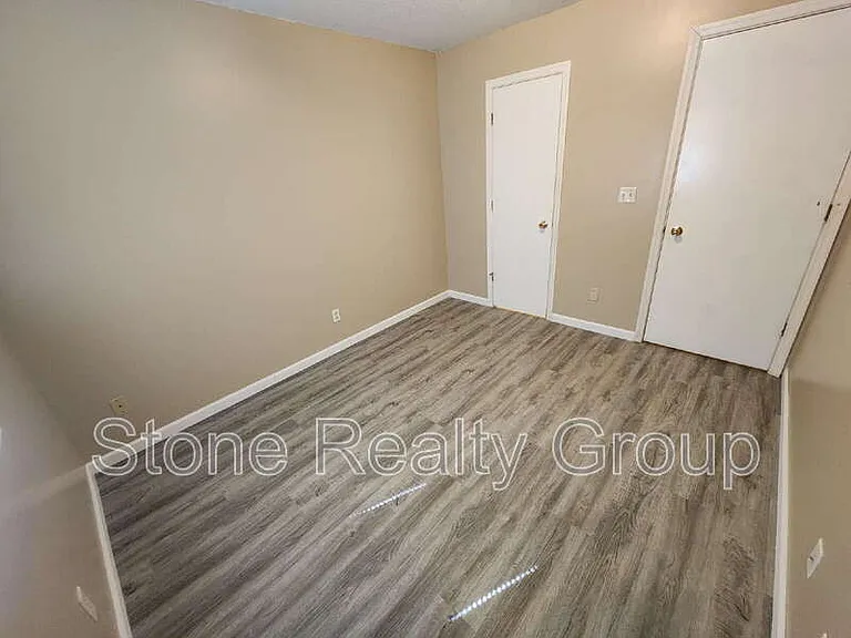 2480 E Clayton Dr — Photo 4