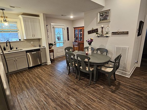 5th image of 133 Nichols Dr