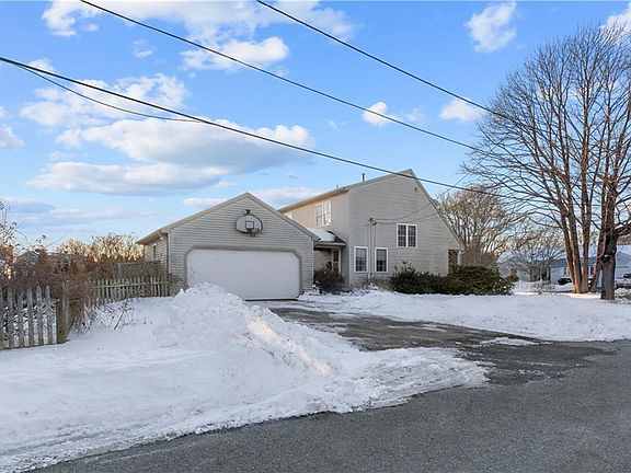 3rd image of 66 Christopher St