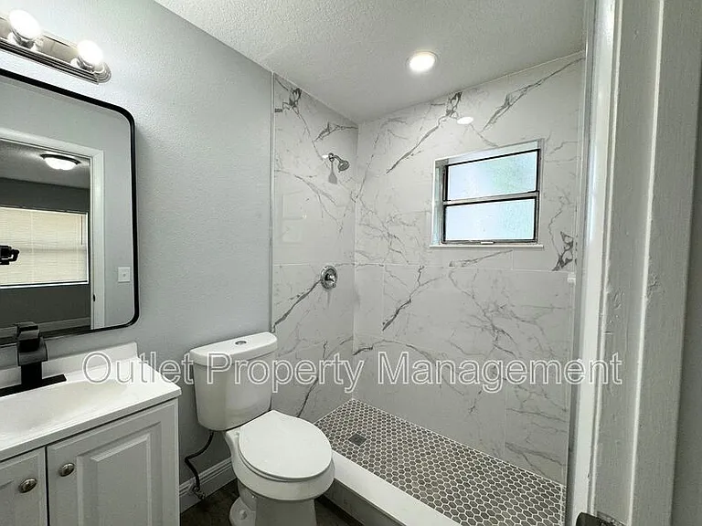 440 S Hill Ave — Photo 10