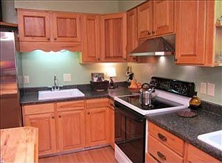 5th image of 2025 Oriole Dr