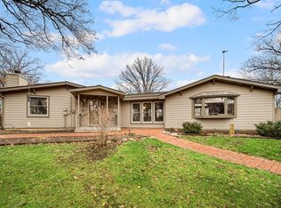 7310 Oakwood Ln, Crystal Lake, IL 60012