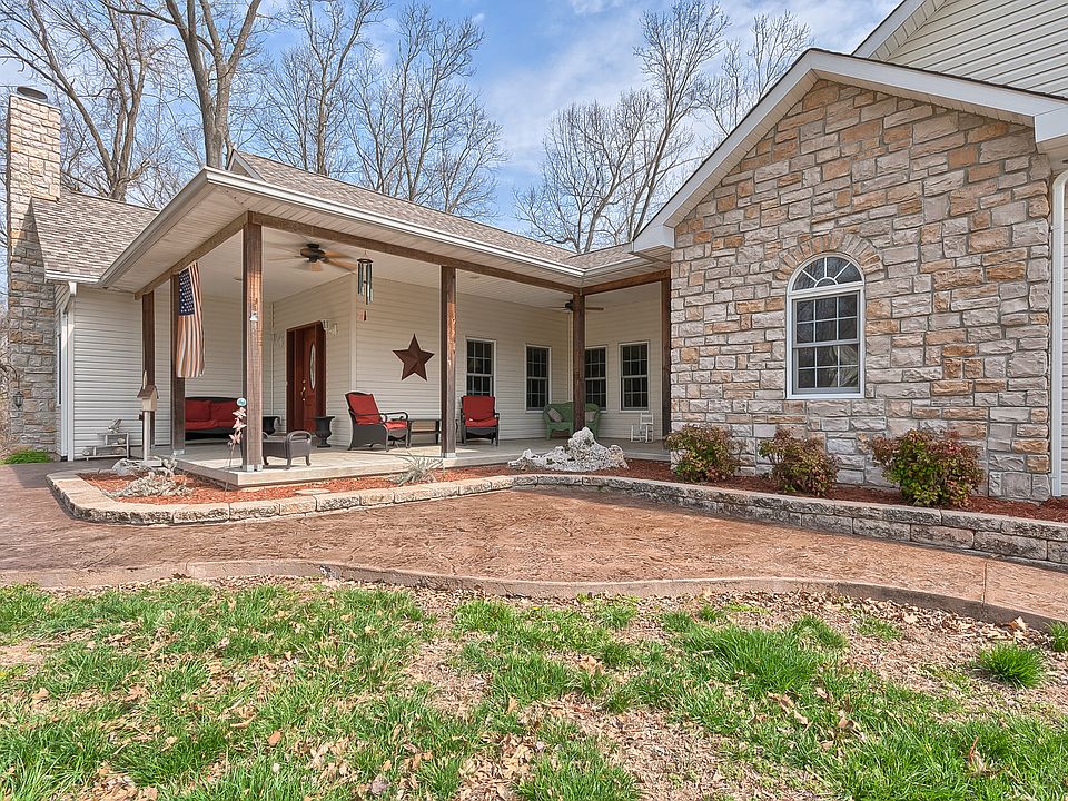 Custom Built 4 Bedroom Ranch