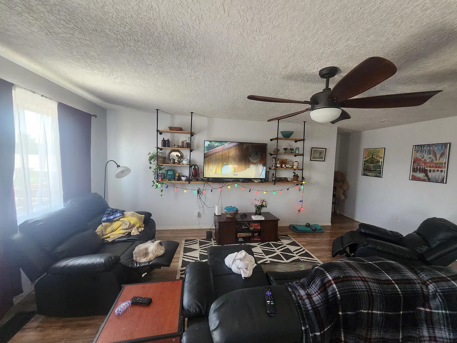 4 bed, 2672 sqft, $2,150 — Photo 3