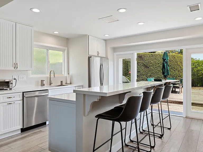 1425 Carnation Pl — Photo 20