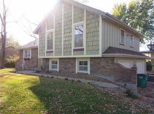 965 Kendall Rd, Peculiar, MO 64078