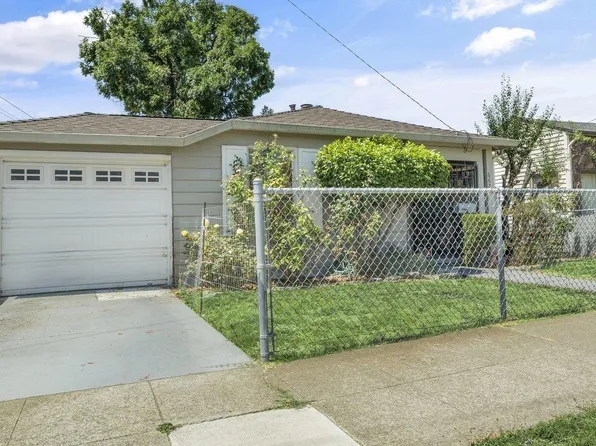 6625 Eastlawn St, Oakland, CA 94621