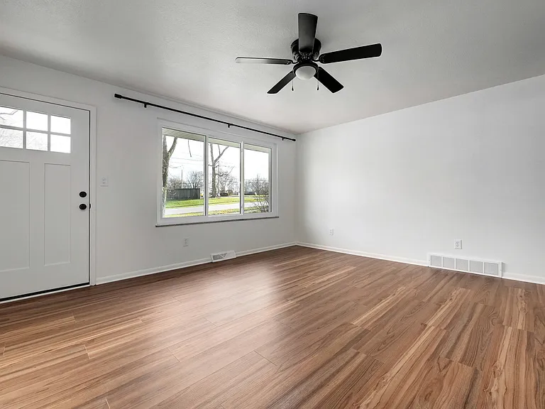 2930 Northglen Dr — Photo 14