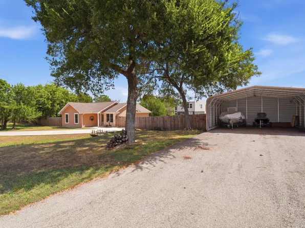 2046 BLUERIDGE DR, Canyon Lake, TX 78133