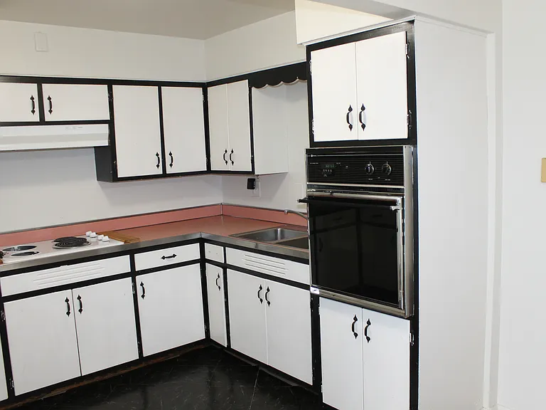 715 E State St #204 — Photo 10
